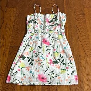 Dress with lovely floral design